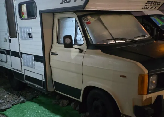 Parque de Campismo Autocaravana Pasar La Noche